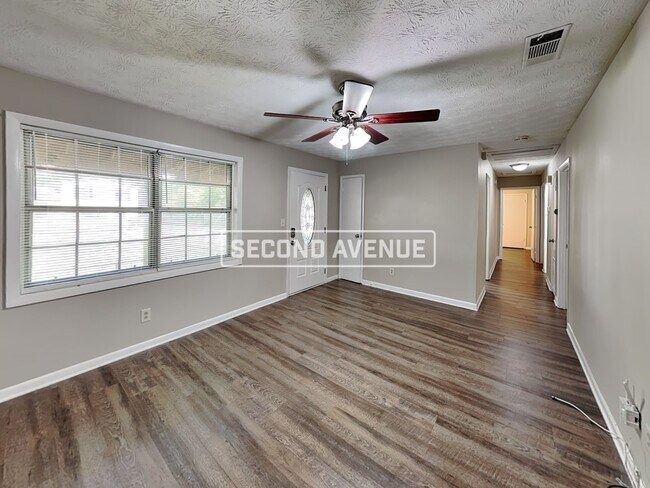 Building Photo - 2053 Chestnut Log Dr