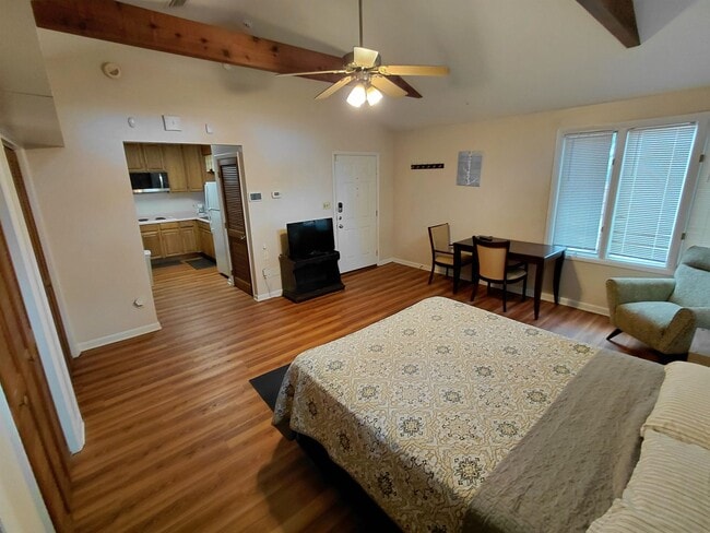 Building Photo - 2306 Escambia Dr