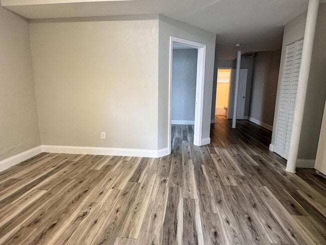 Building Photo - 1200 N Sapodilla Ave