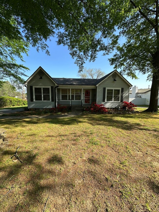 Building Photo - 3815 Free Ferry Ln
