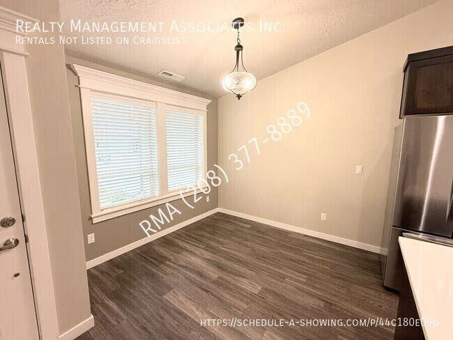 Foto del edificio - 1898 N Chandra Way