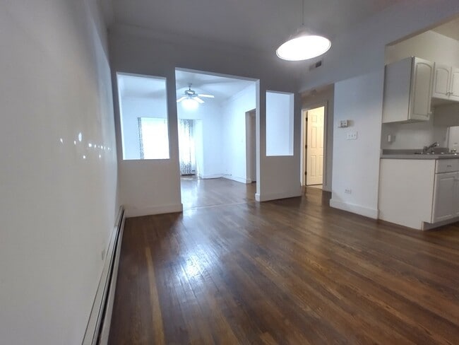 Foto del edificio - 3140 W Sunnyside Ave