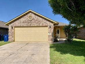 Building Photo - 1703 Everglade Ct