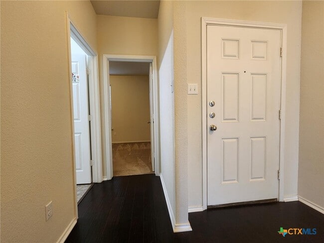 Foto del edificio - 5822 Hopkins Dr