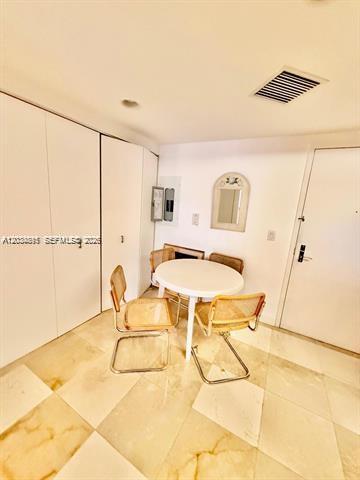 Foto del edificio - 9595 Collins Ave