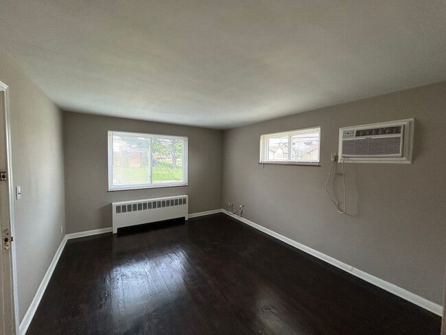 Photo - 7598 Boleyn Dr Apartment