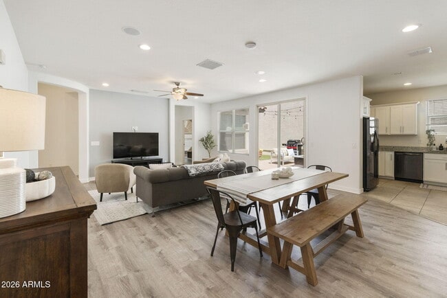 Building Photo - 2930 N Raven