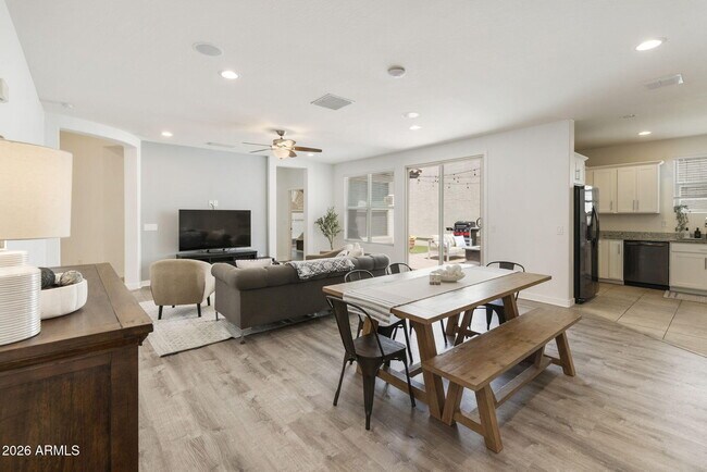 Foto del edificio - 2930 N Raven