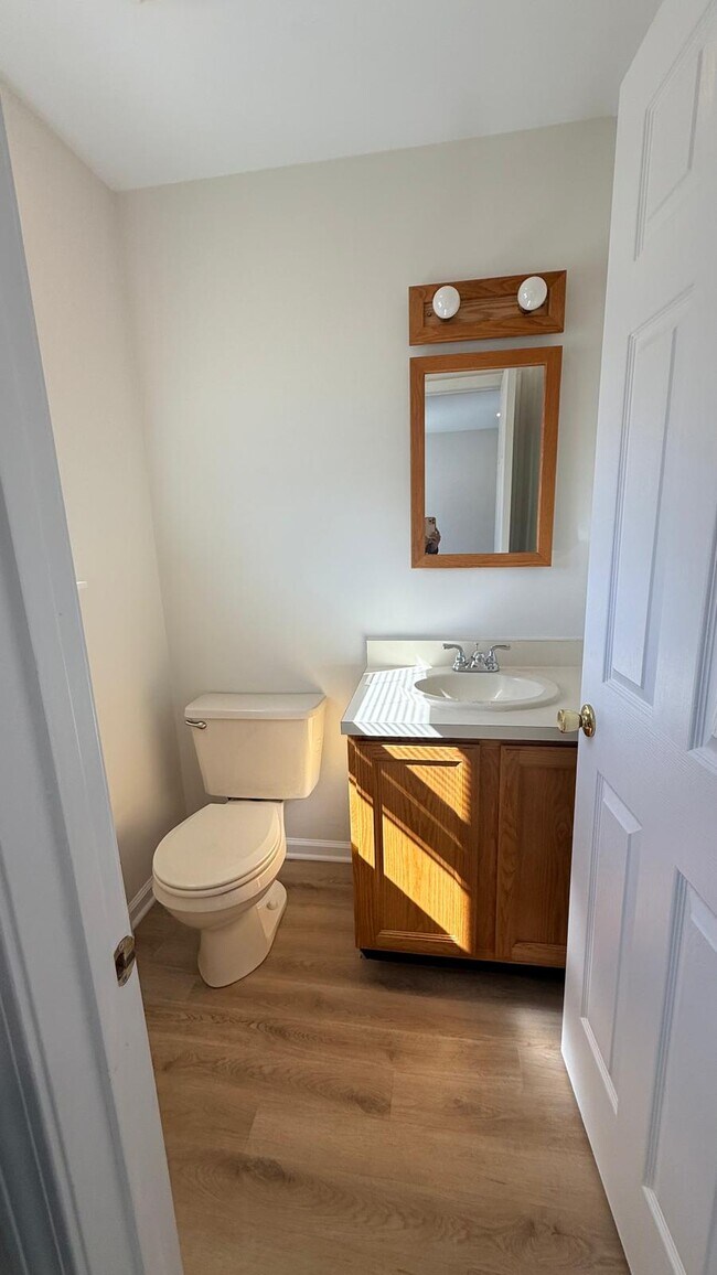 Foto del edificio - 91 Cloverdale Ave