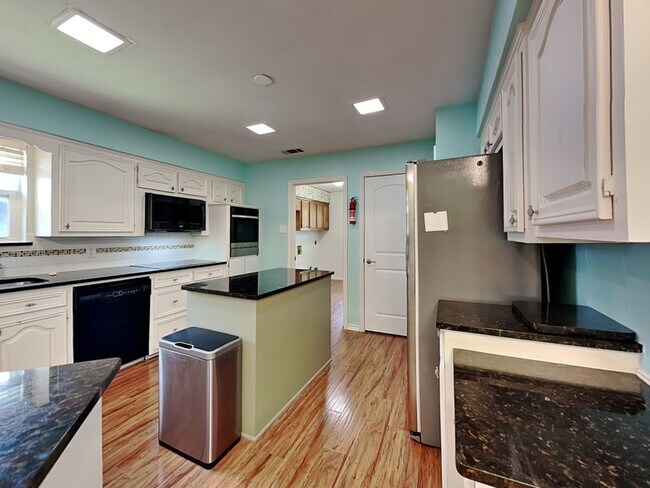 Foto del edificio - 10114 Branwood Ln