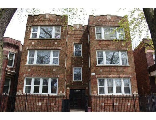Photo - 6945 S Indiana Ave (Chicago, IL) Apartment