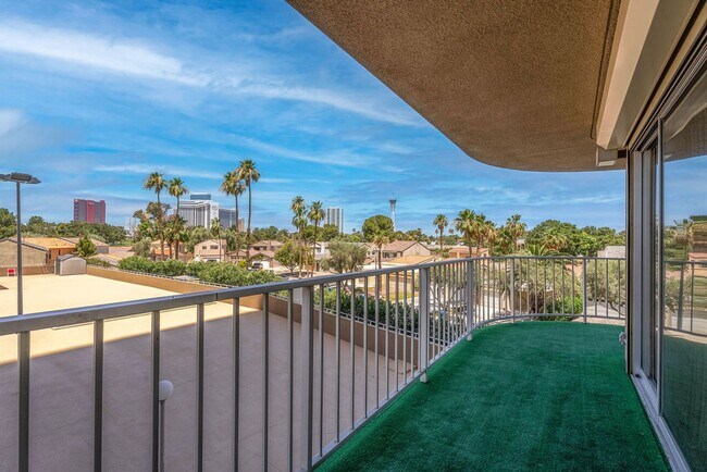 Building Photo - 3111 Bel Air Dr