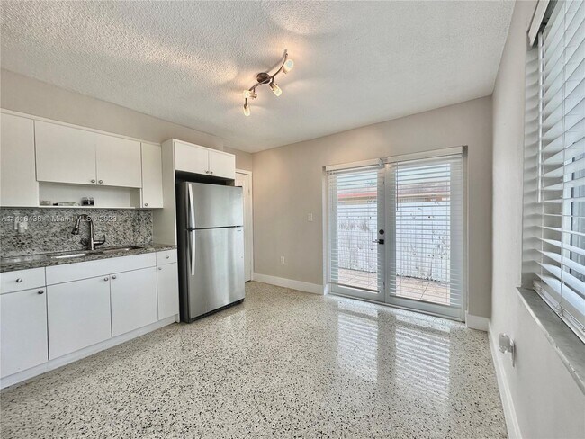 Foto del edificio - 10303 NW 35th Pl