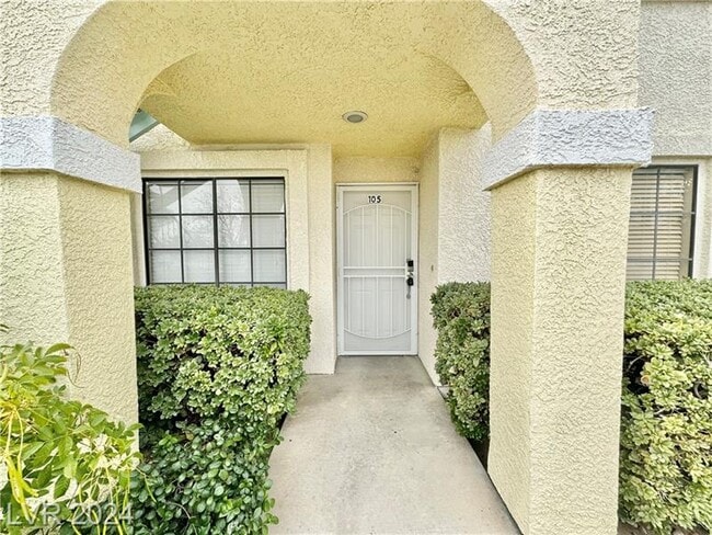 Building Photo - 4819 S Torrey Pines Dr