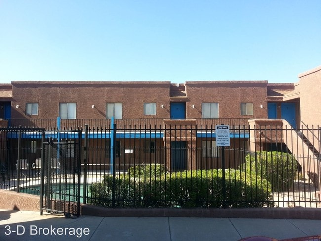 Building Photo - 601 E Lee St