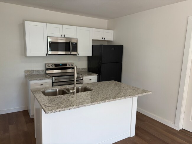 Foto del edificio - 616 SE 13th Terrace