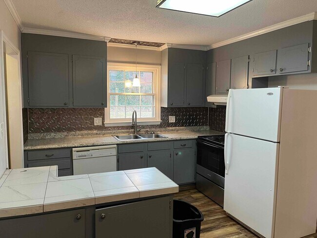 Foto del edificio - Caroline St. - 3BR / 2BA