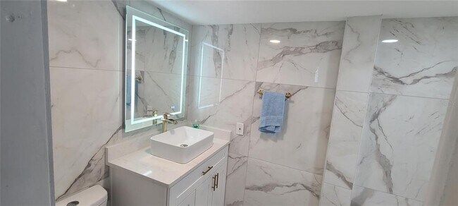 Foto del edificio - 644 Island Way