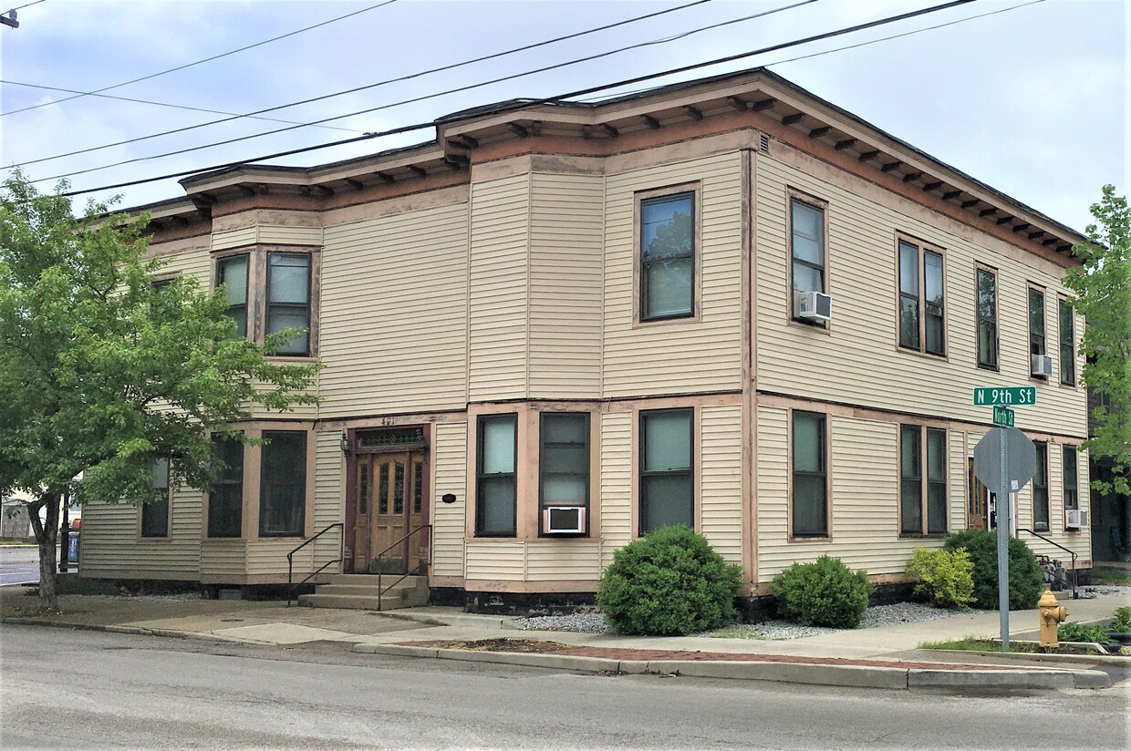 Building Photo - 401 N 9th St