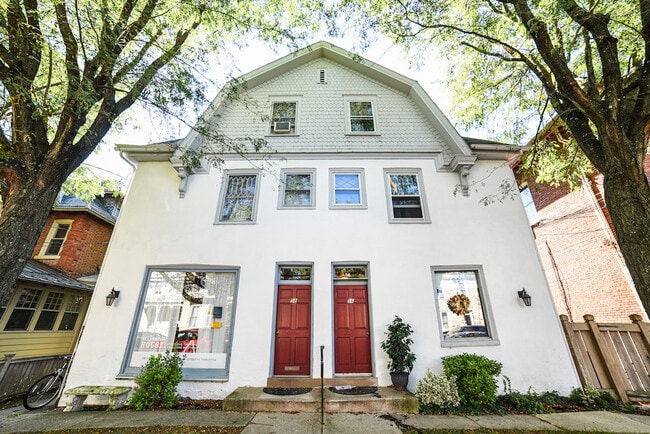 Building Photo - 56 E Oakland Ave