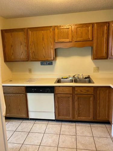 kitchen - 101 S Shafer St