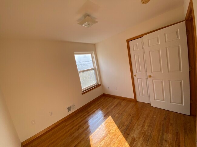 Building Photo - 725 Jersey St