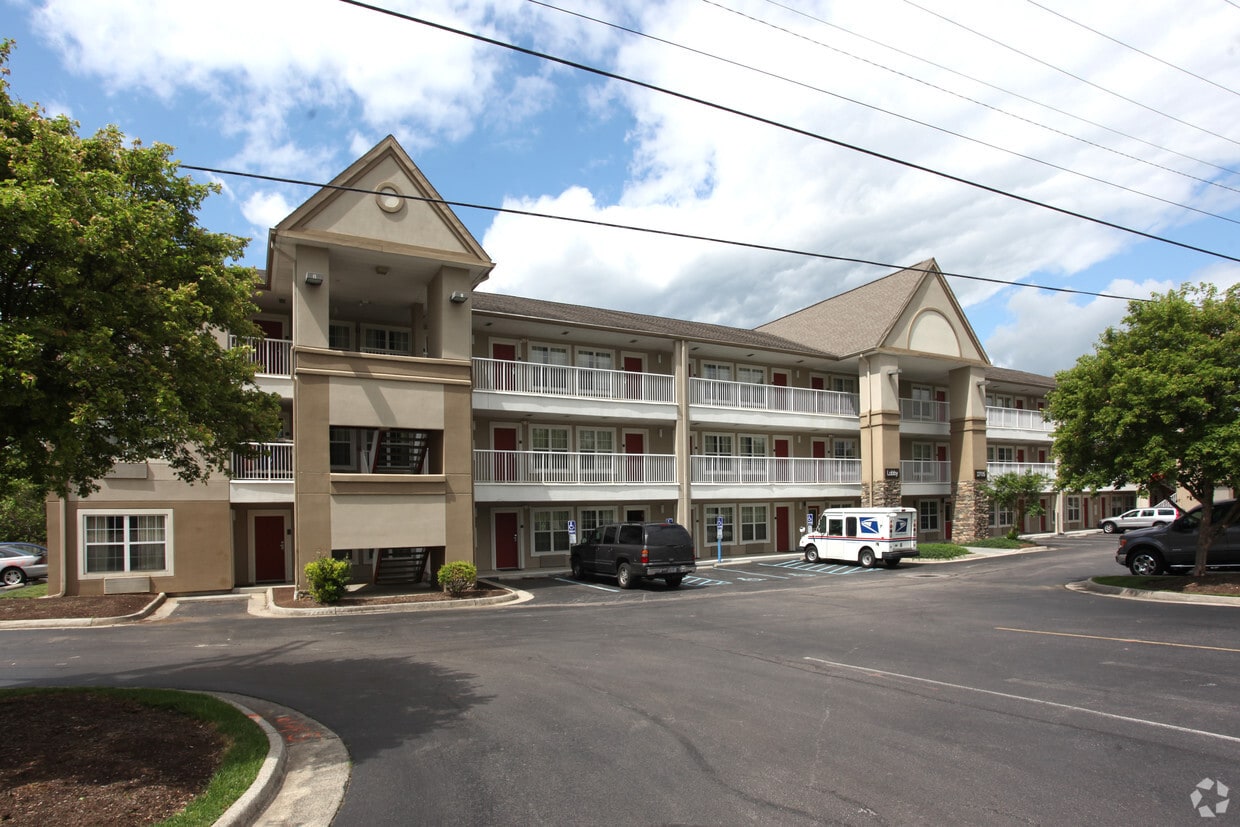 Furnished Studio Roanoke Apartments Roanoke, VA