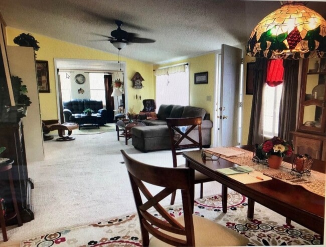 Building Photo - 106 Admiral Ct