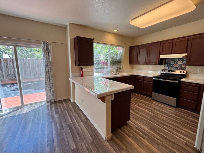 Building Photo - 1830 Highland Way