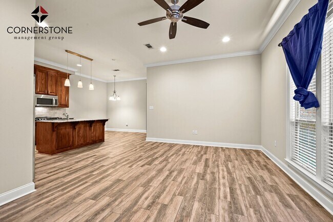 Foto del edificio - 3 Bedroom House in University Villas| Community Pool |Gated Community