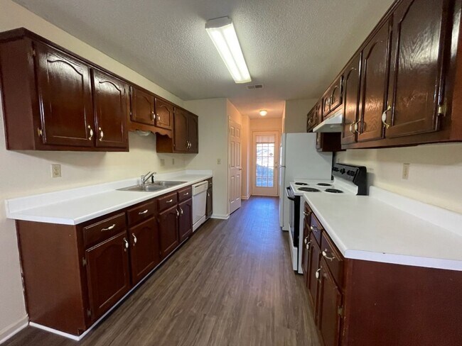 Building Photo - West Wind Subdivision, Cute!!