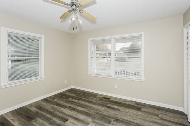 Building Photo - Welcoming 3 Bedroom Home!