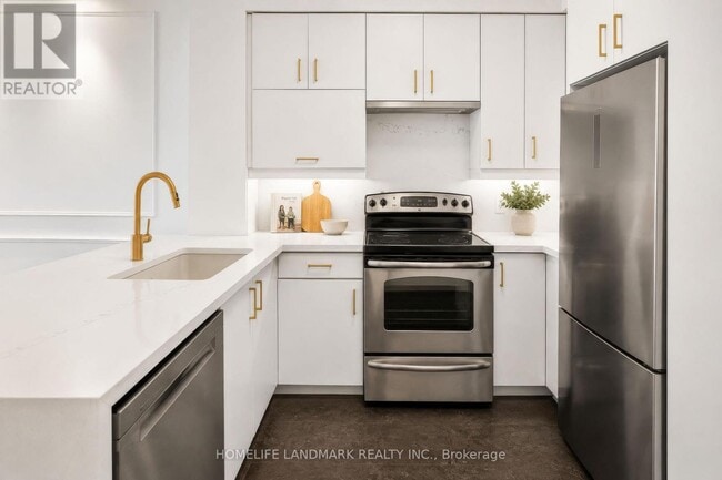Photo du bâtiment - 8228 Birchmount Rd