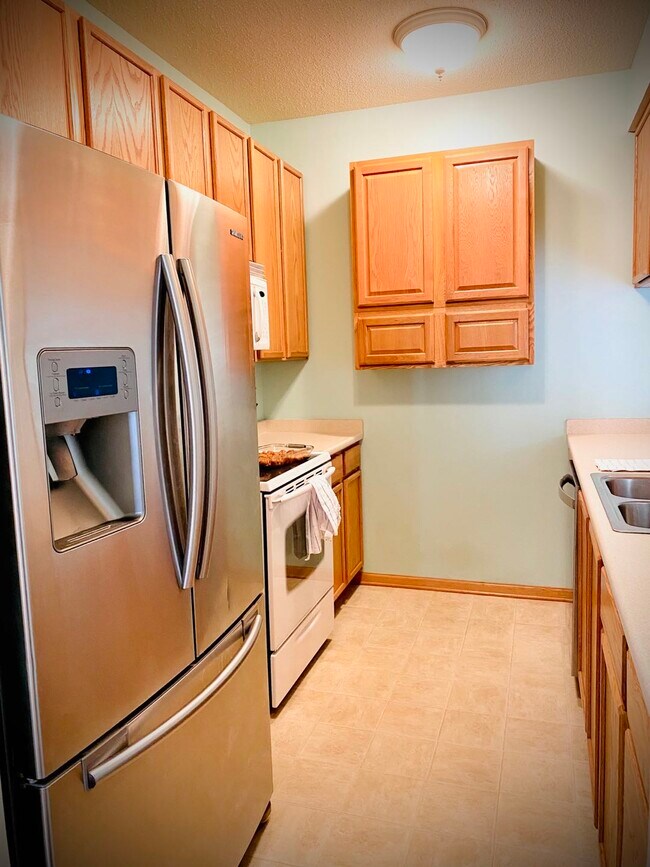 Building Photo - 1835 SW White Birch Cir