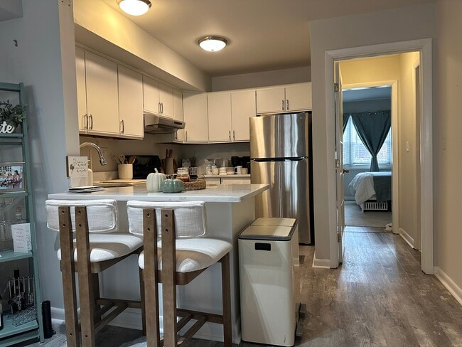 Building Photo - 65 Ellsworth St