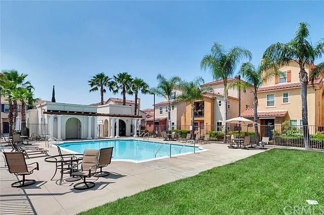 Foto del edificio - 277 Bloomington Ave