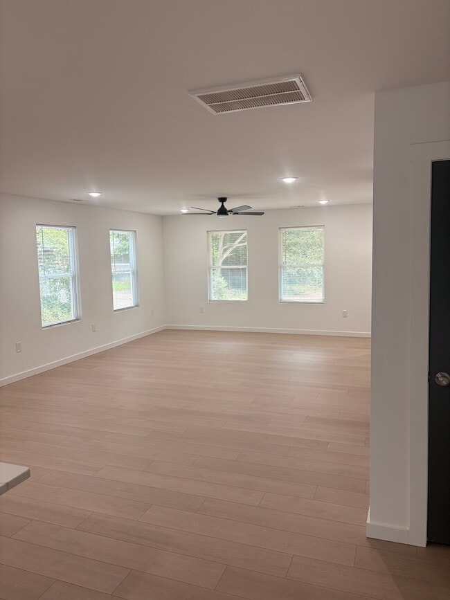 Building Photo - 1207 Tribble St