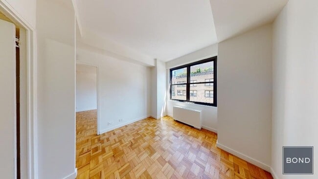 Building Photo - 333 E 49th St