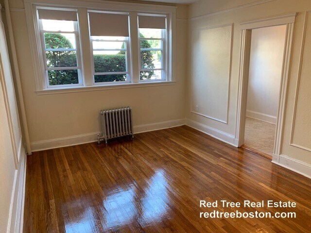 Photo - 70 Chiswick Rd. Unit 1