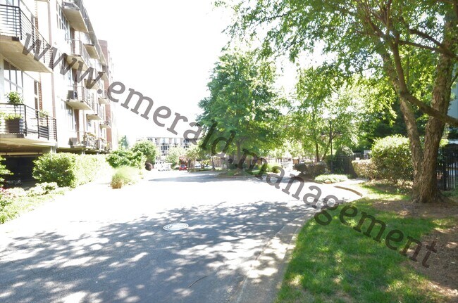 Photo - 640 Glen Iris Dr NE Townhome