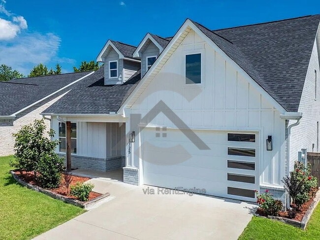 Building Photo - 1725 Rohan Cir