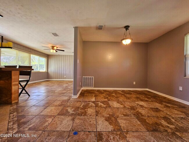 Building Photo - 4041 Pelican Rd