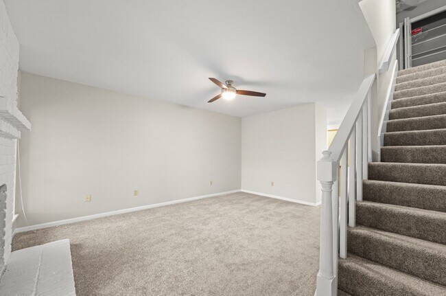 Building Photo - 14020 Schroeder Rd