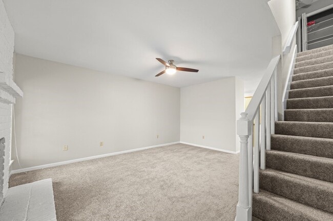 Building Photo - 14020 Schroeder Rd