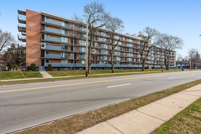 Foto del edificio - 2331 E Market St