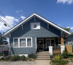 Building Photo - 1321 S 6th St