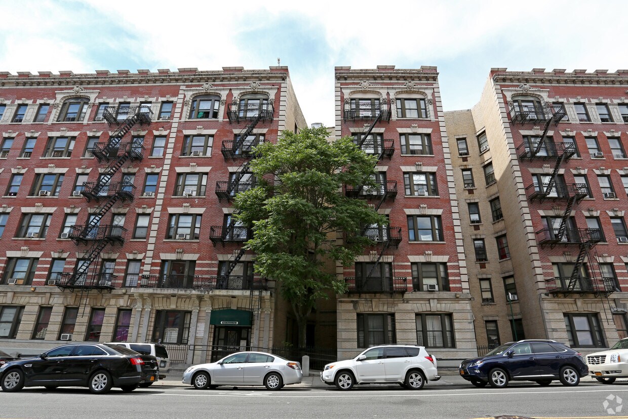 Foto del edificio - 961 Saint Nicholas Ave