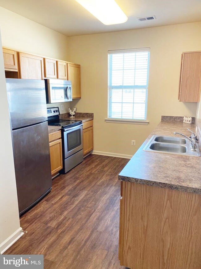 Building Photo - 234 Garrison Way