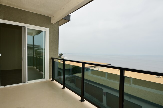 Foto del edificio - Malibu Coastline Apartments