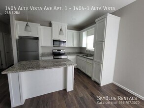 Building Photo - 1404 Alta Vista Ave
